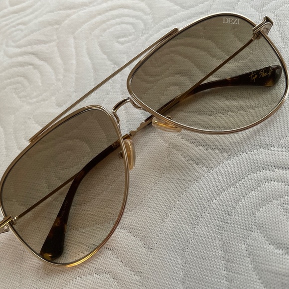 Dezi Top Shelf Sunglasses Gold Gradient Desi Perkins main image 2